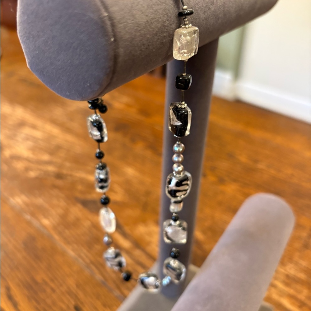Elegant Black and White Glass Beaded Necklace
